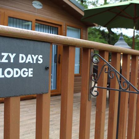 Lazy Days Lodge Glendevon Bagian luar foto