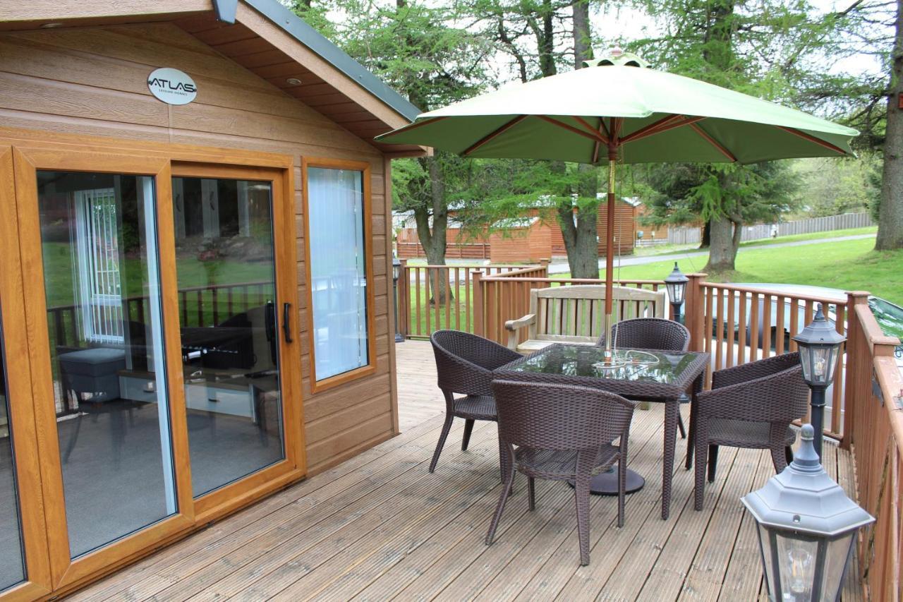 Lazy Days Lodge Glendevon Bagian luar foto