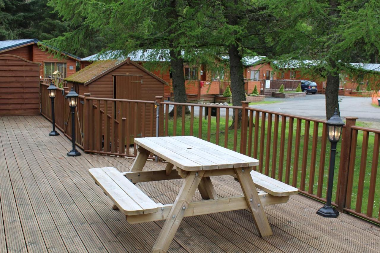 Lazy Days Lodge Glendevon Bagian luar foto